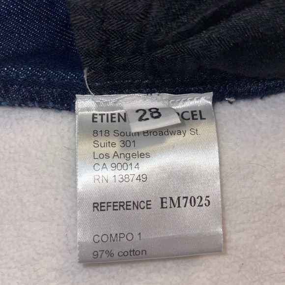 Stylish Camo Skinny Jeans for Women - Picture 6 of 9